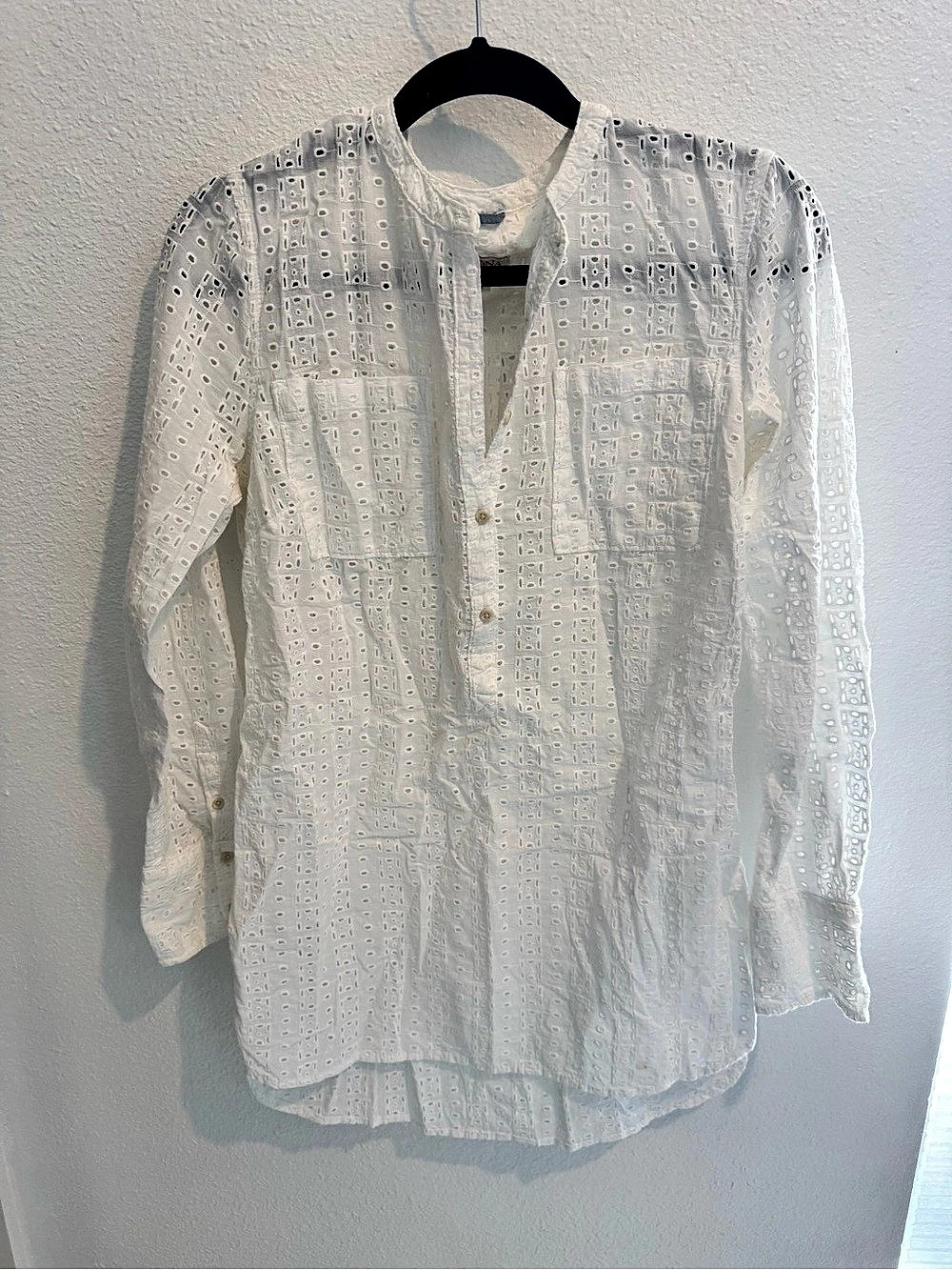 Merona Eyelet Blouse in White Size Medium Like New
